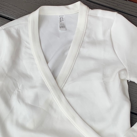 SPANX Air Essential Tie Wrap Top - Picture 3 of 10